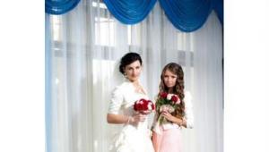 Платья для свидетельницы на свадьбу: правила выбора Какой должен цвет платья у свидетельницы